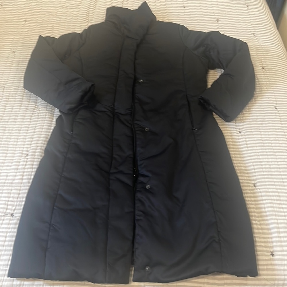Amazing Calvin Klein puffer jacket. Warm and comfy!